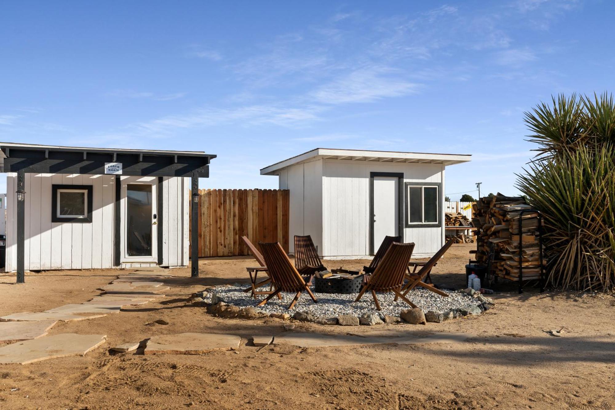 Private Jt Cabin - Ev L2 Station, Hammocks, Fire Pit, Bbq, Bocce Ball, Cornhole Yucca Valley Exterior photo